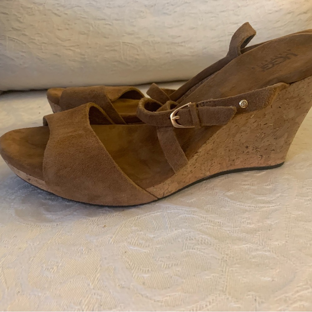 Ugg Jullita Suede Wedge Heel- Never Worn - Picture 3 of 4